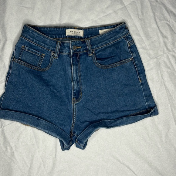 Short Jean PacSun Taille 27 - Occasion Très Bon état - Ourlet Retroussé